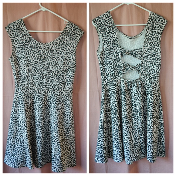 Floral Print Skater Dress Open Back M L Stretchy - Picture 2 of 5